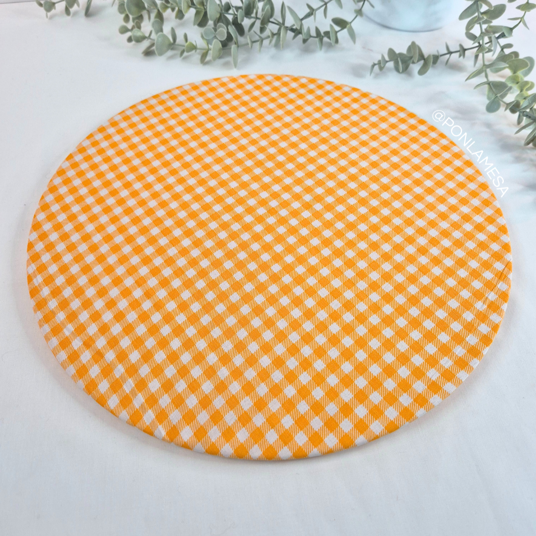 Individual circular para base de madera cuadrille amarillo